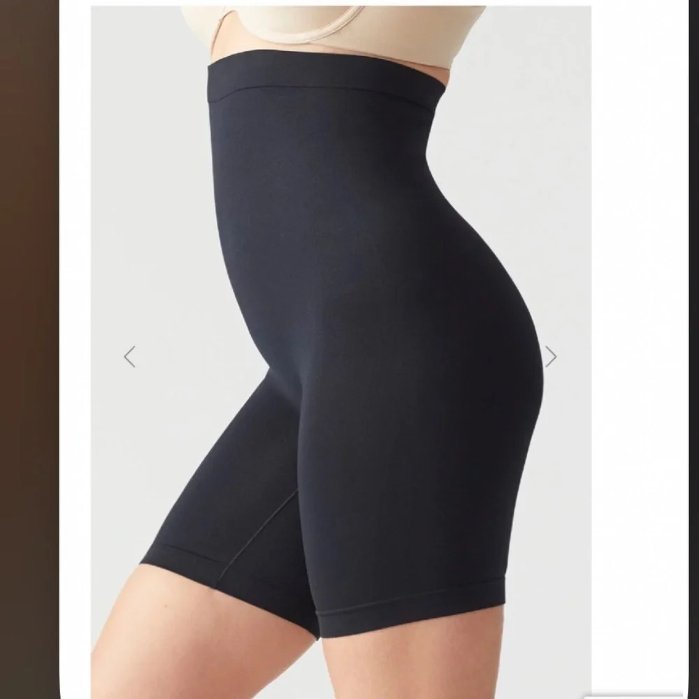 Yummie Womens S/M Black High Waist Seamless Solutions Thigh Shaper Shapewear
